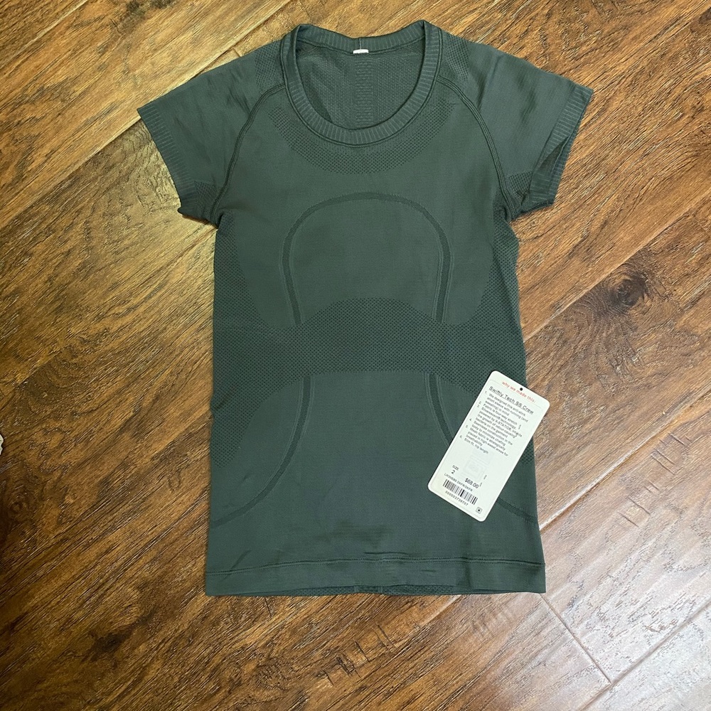 Lululemon Swiftly Tech
